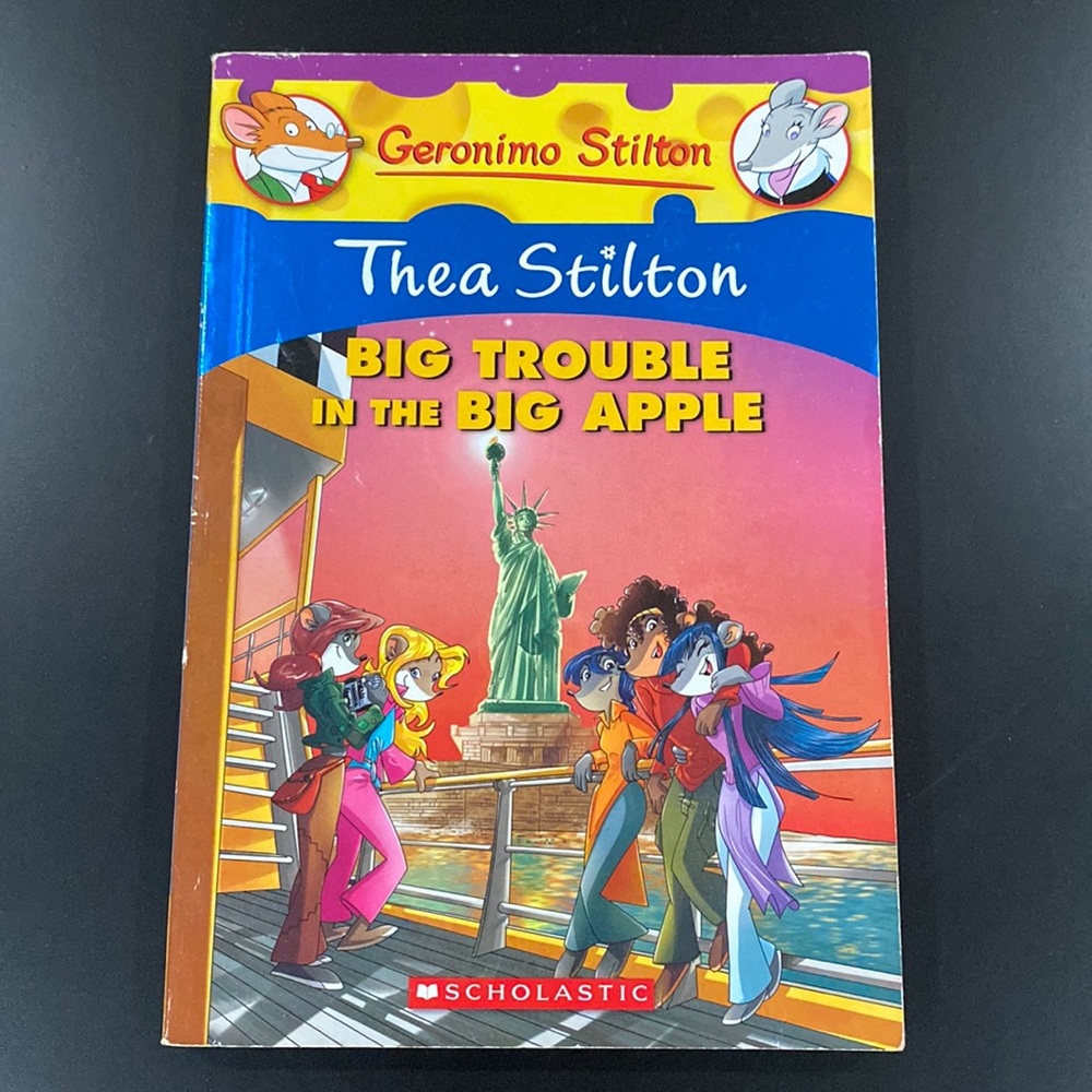 Thea Stilton #8: Big Trouble in the Big Apple - Paperback Novel